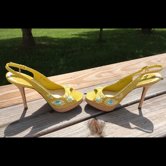 COPY - ✨✨✨Beautiful Christian Dior snakeskin heels✨✨✨ - Picture 3 of 8